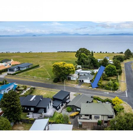 You Little Beauty - Wharewaka Beach Magic Taupo Kültér fotó