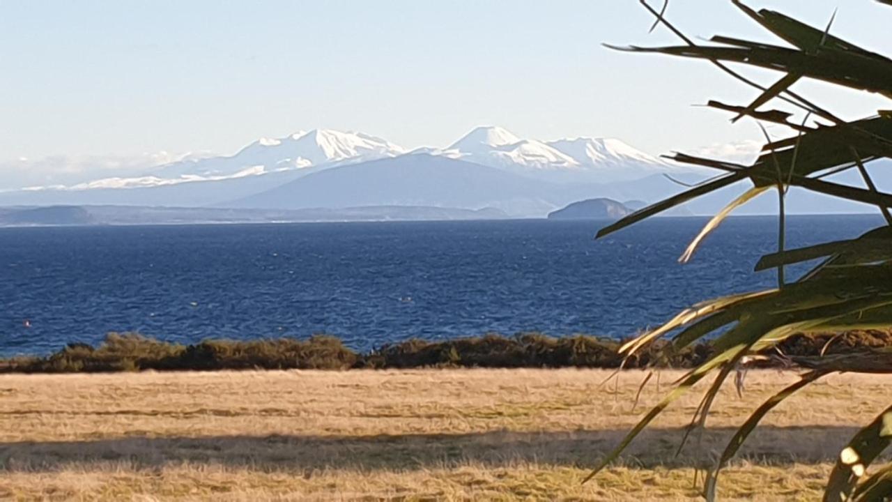 You Little Beauty - Wharewaka Beach Magic Taupo Kültér fotó